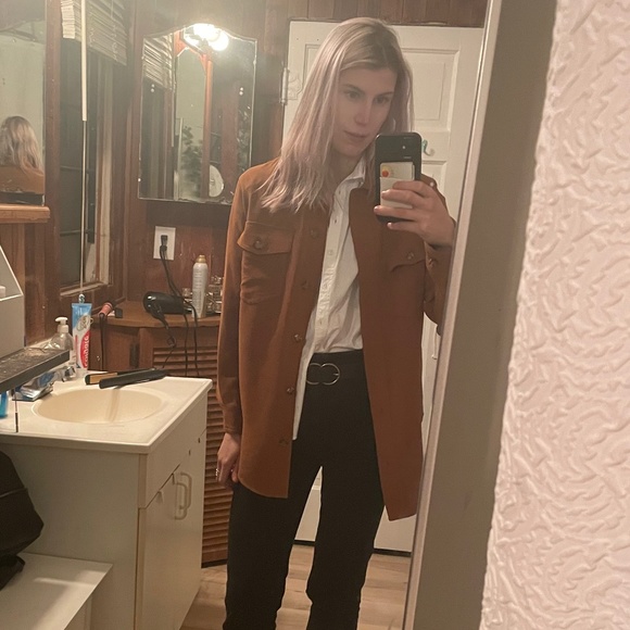 Meet your Posher, Alanna - Picture 1 of 1